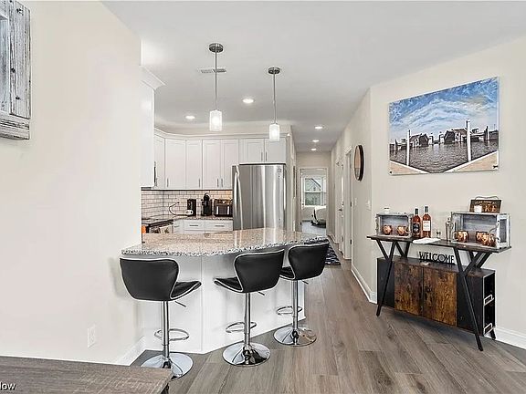4th image of 2676 S Waterside Ct #1022