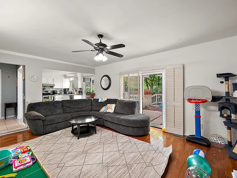 44831 Huntington Dr — Photo 26
