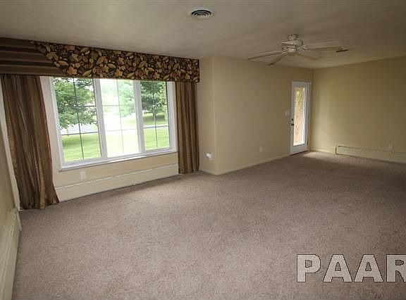4th image of 4612 N Woodview Ave