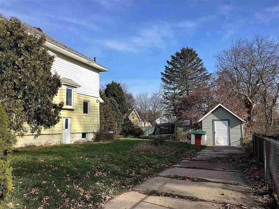 2nd image of 711 Loomis St