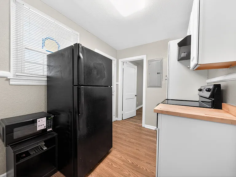 2848 Blan St — Photo 15