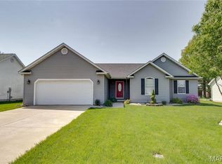 610 Crosswinds Ct, Jerseyville, IL 62052