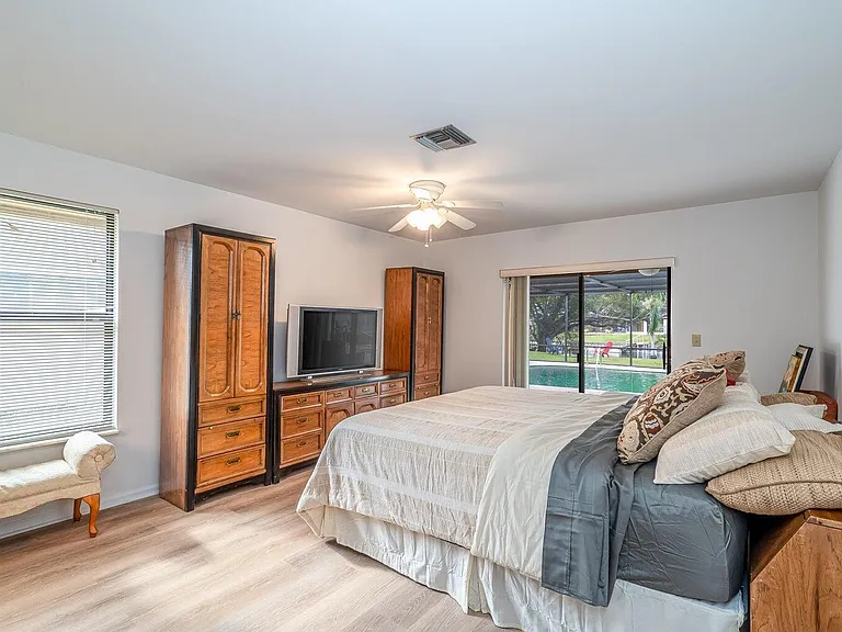 12775 Guilford Cir — Photo 15
