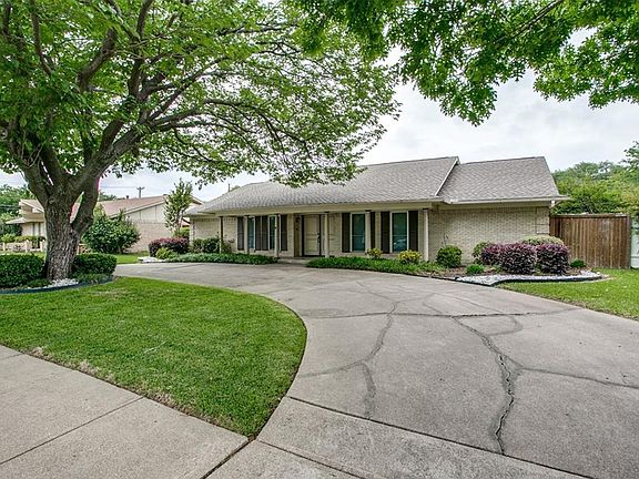 2nd image of 638 Pinehurst Dr
