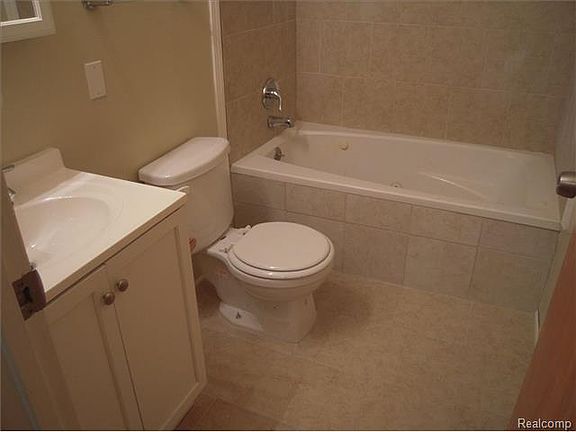 5th image of 30901 Pershing St
