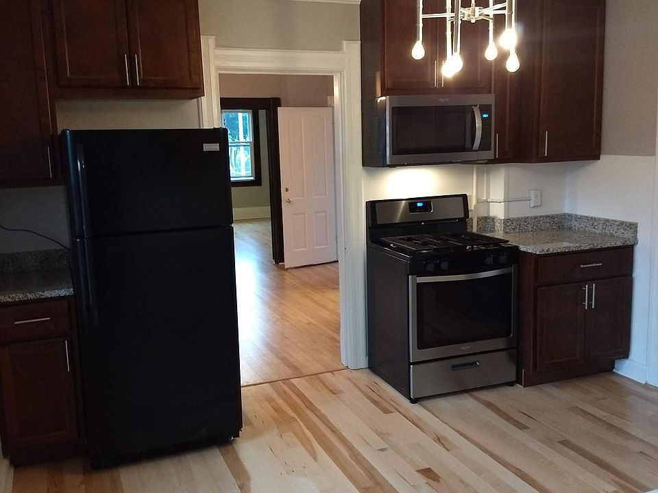 1st image of 1642 N Arlington Pl