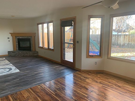 Dining & Family rooms
