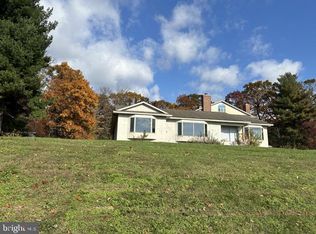 327 Blossom Hill Dr, Lancaster, PA