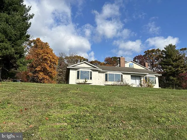 327 Blossom Hill Dr photo 1