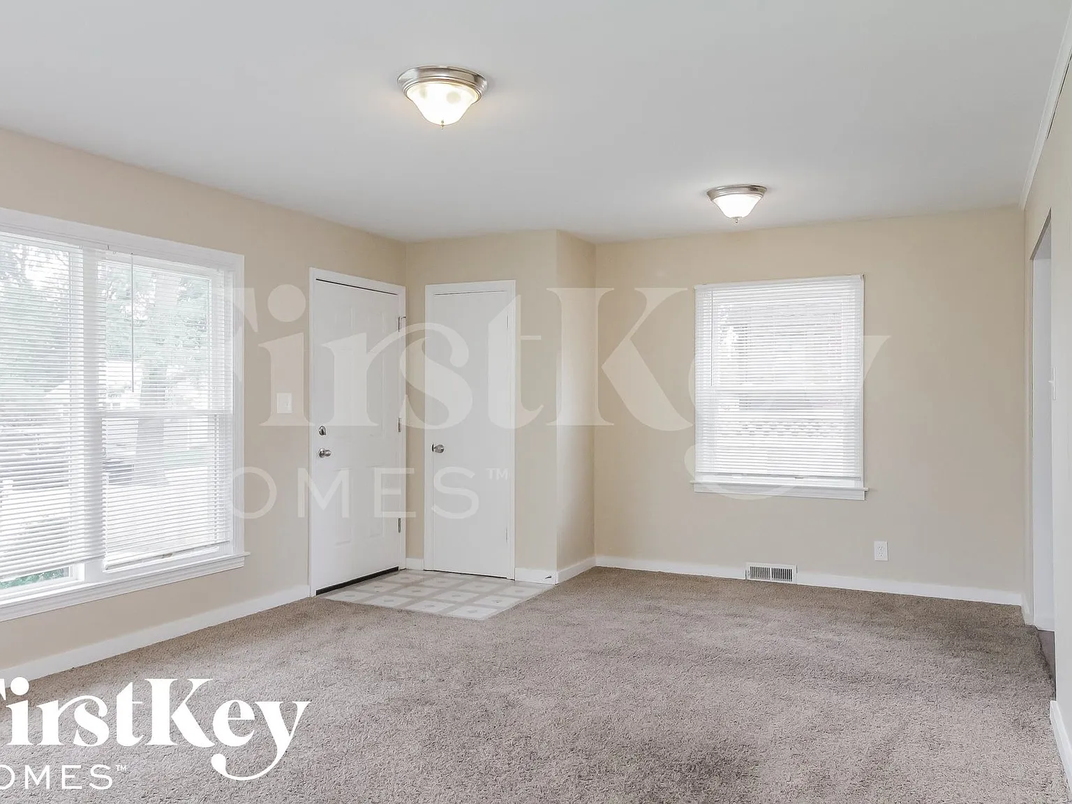 2 bed, 1.0 bath, 1008 sqft, $2,440 — Photo 4