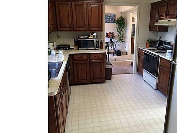 5th image of 8824 Hammett Ave