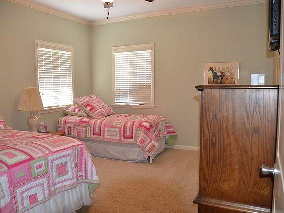 5th image of 128 Villa Pointe Blvd #A