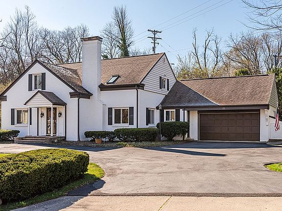 4th image of 16 Thruston Blvd E