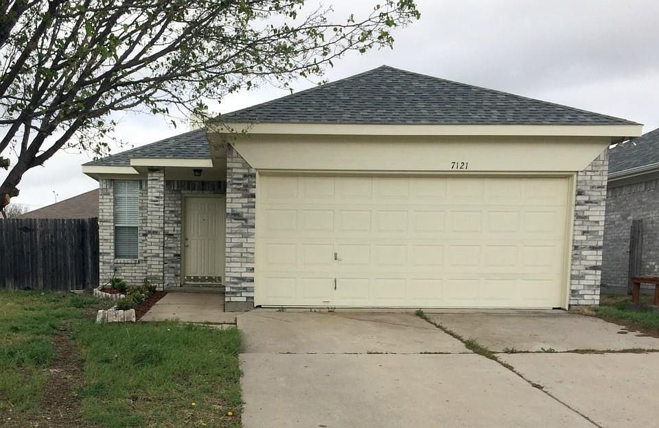 1st image of 7121 Park Creek Dr