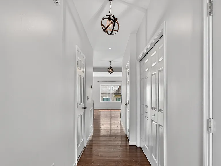 1772 Fairbank Ln — Photo 36