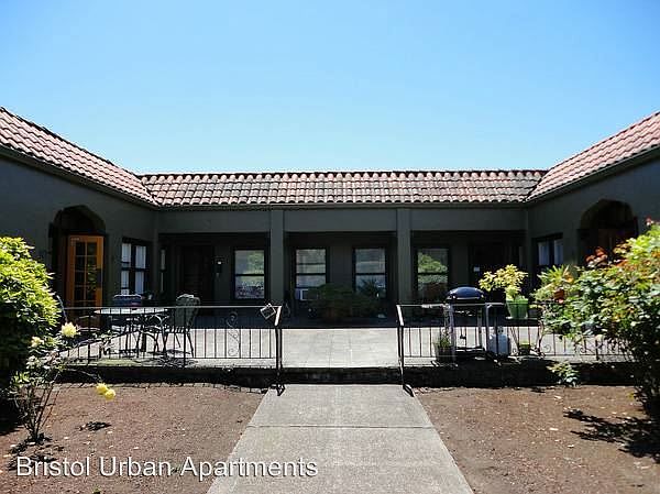 2nd image of 5318 NE Wistaria Dr APT 5