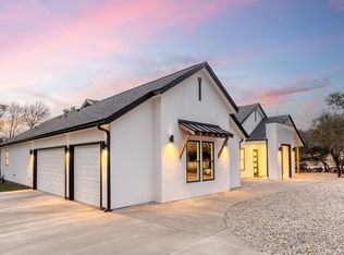 557 Saxet Trl, Spring Branch, TX 78070