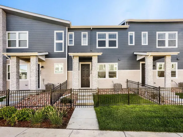 2839 Bear Springs Cir, Longmont, CO 80503