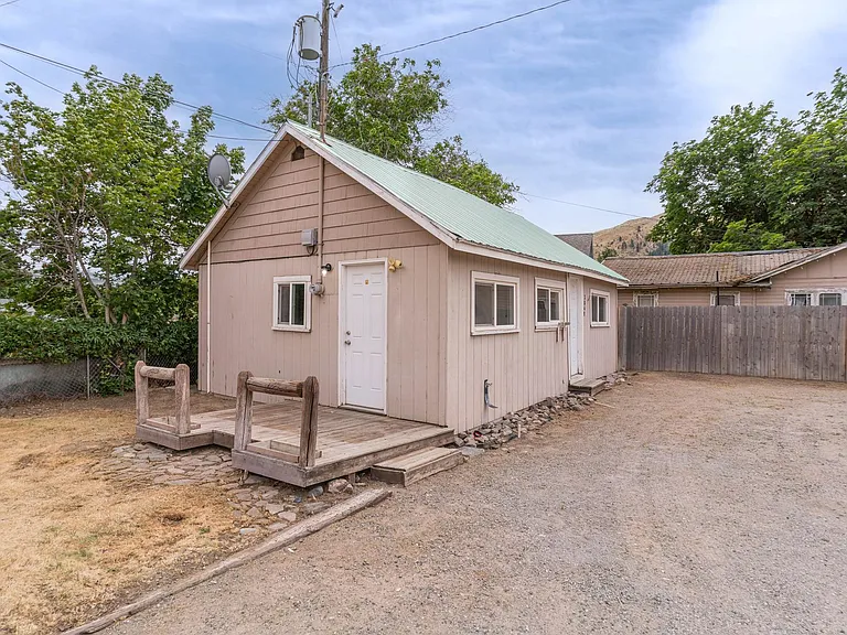 3849 McKee Ln — Photo 1