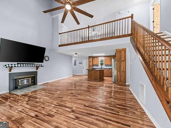 2nd image of 2722 Stone Dr