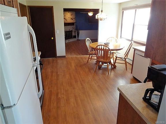 3rd image of 6065 Berkley Dr