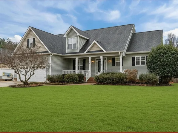 29 Dexterfield Dr, Fuquay Varina, NC 27526