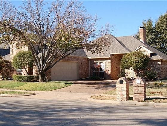 1st image of 1006 Lakewood Dr