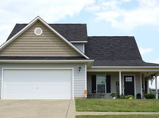455 Gable Dr, Raeford, NC 28376