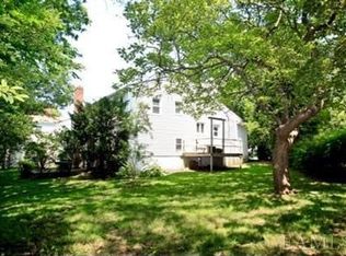 33 Turner Dr, New Rochelle, NY 10804