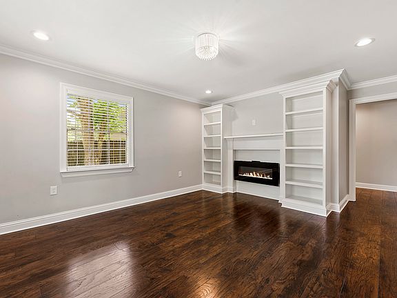 5th image of 123 Evergreen Dr