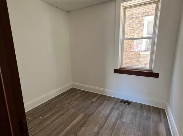 1301 W 149th St APT 1R, East Chicago, IN 46312