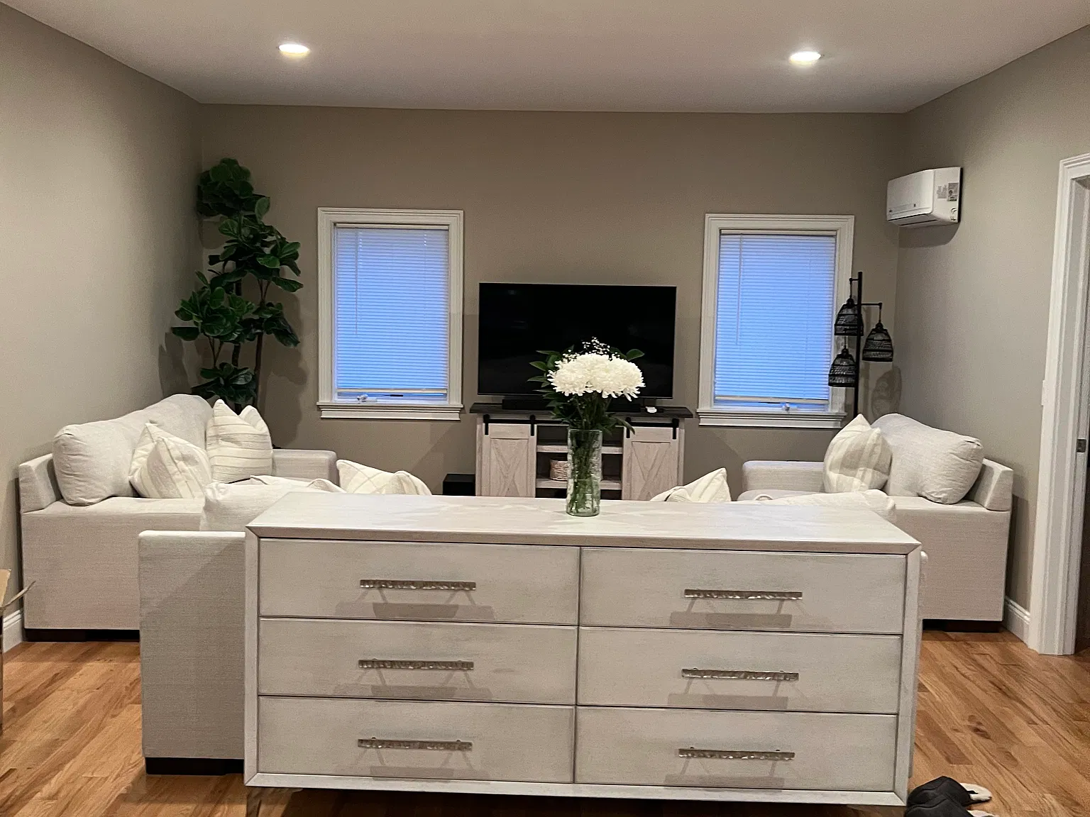1 bed, 825 sqft, $2,700 — Photo 4