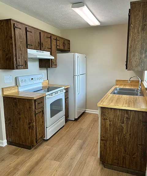 2750 Evergreen Dr — Photo 6