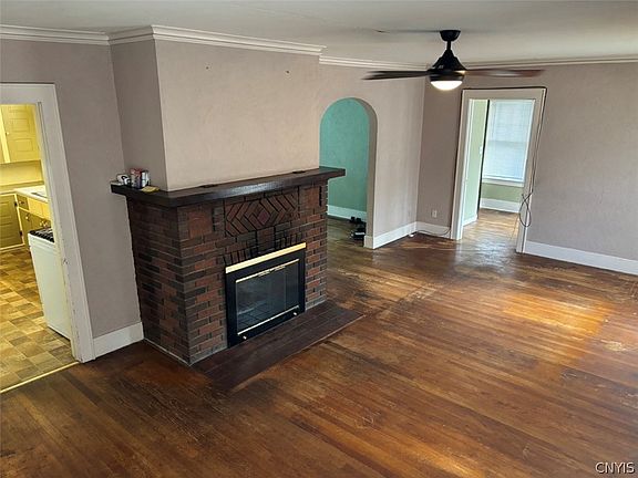 5th image of 239 Ferndale Dr