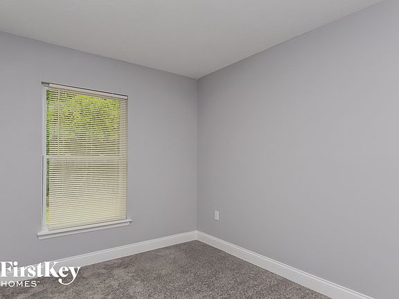3rd image of 20 Perch Dr