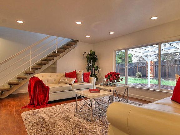 3rd image of 48071 Leontine Ct