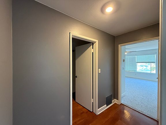 5th image of 372 Carroll Park E APT 405