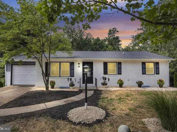 519 Lavina Dr, Mechanicsburg, PA 17055
