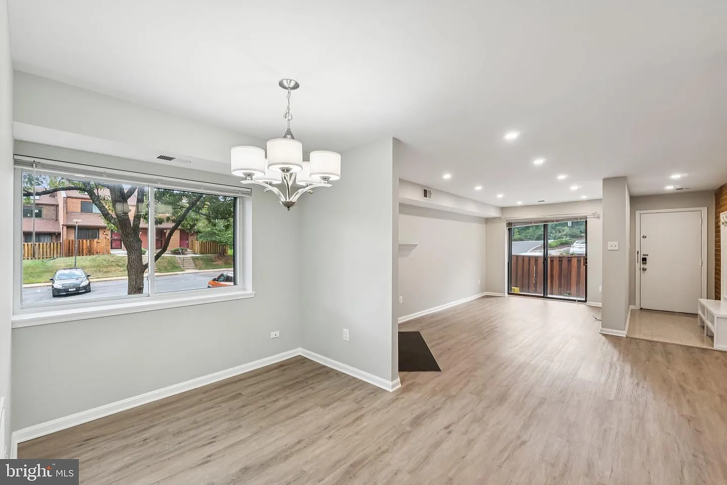 2 bed, 1409 sqft, $2,850 — Photo 3