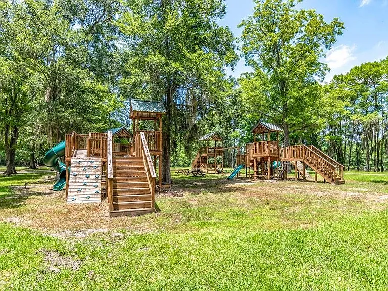 129 Shoreline Dr — Photo 15