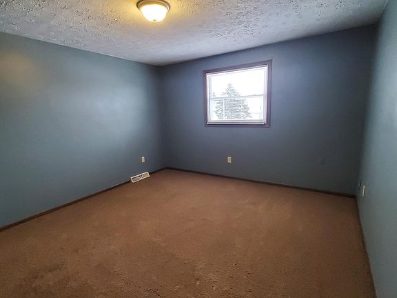 3rd image of 1013 Baier Ave
