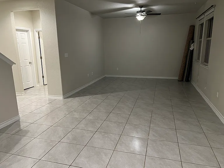 341 Mary Max Cir — Photo 16