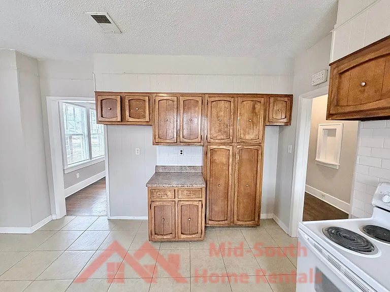 1707 Glenview Ave — Photo 5