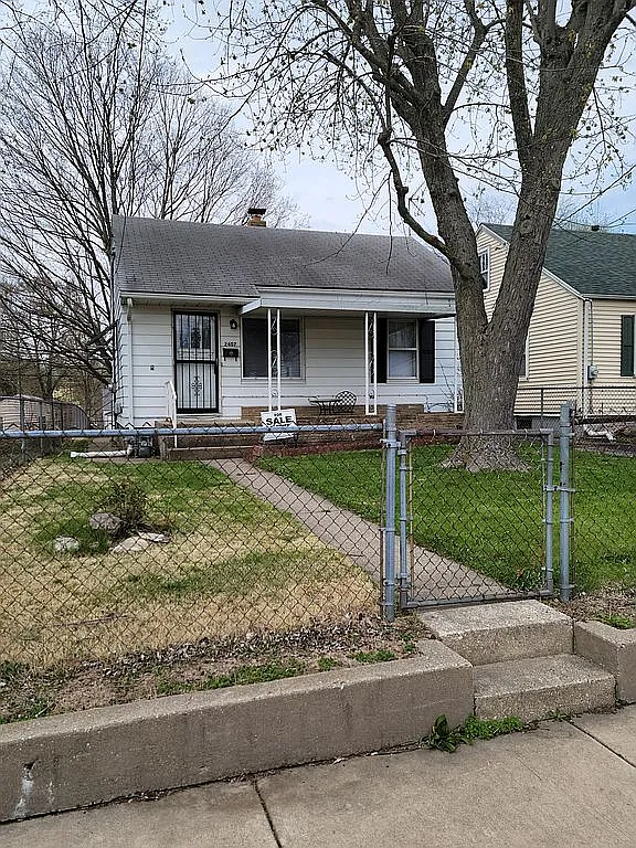 2407 W Ann St photo 1