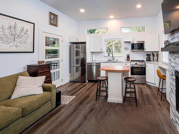 4th image of 2249 NW 6th St