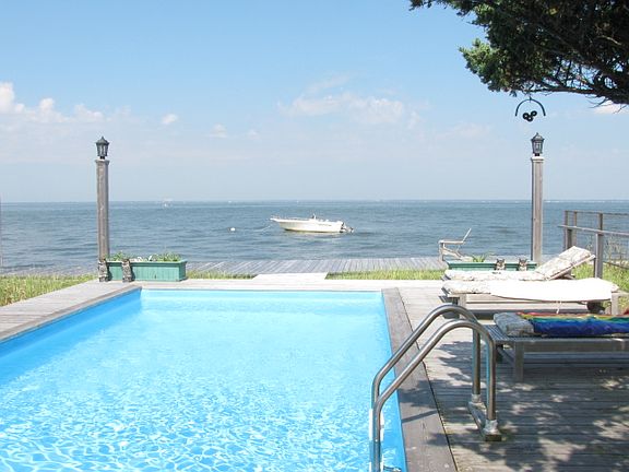4th image of 36 Bayview Walk