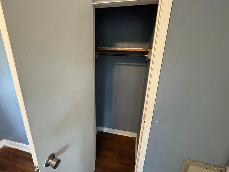 918 Stuart St — Photo 17