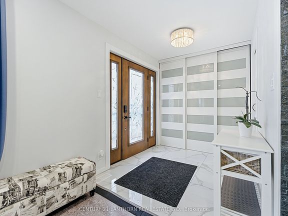 5th image of 115 Ridley St