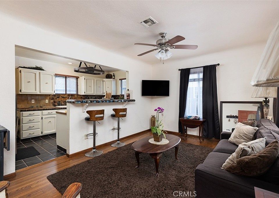 1st image of 5851 Premiere Ave