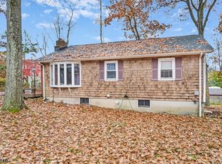 226 Windsor Ave, Hopatcong, NJ 07843